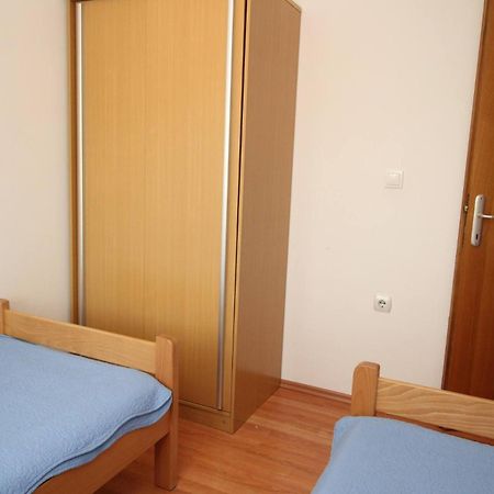 Apartments Knezevic-Pavlic Baška Buitenkant foto