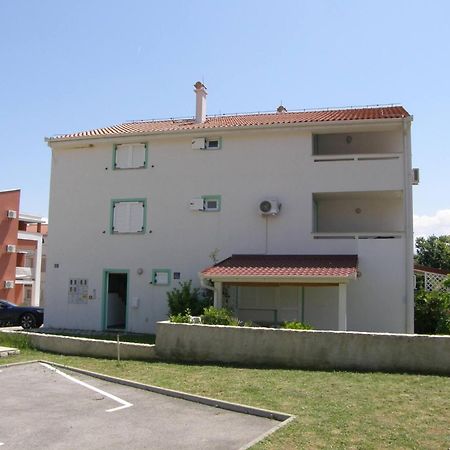 Apartments Knezevic-Pavlic Baška Buitenkant foto